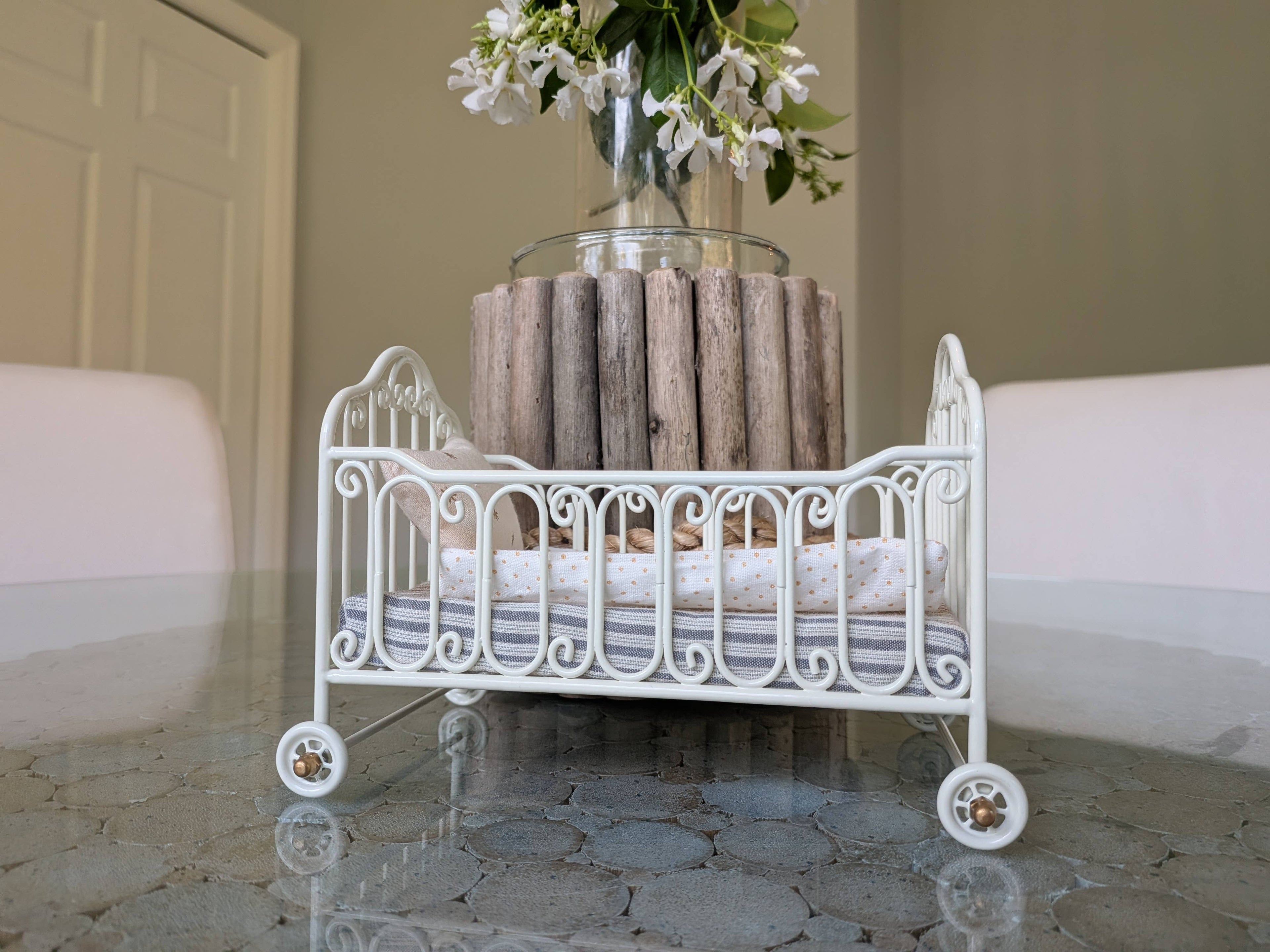 Levlovs Miniature Bed