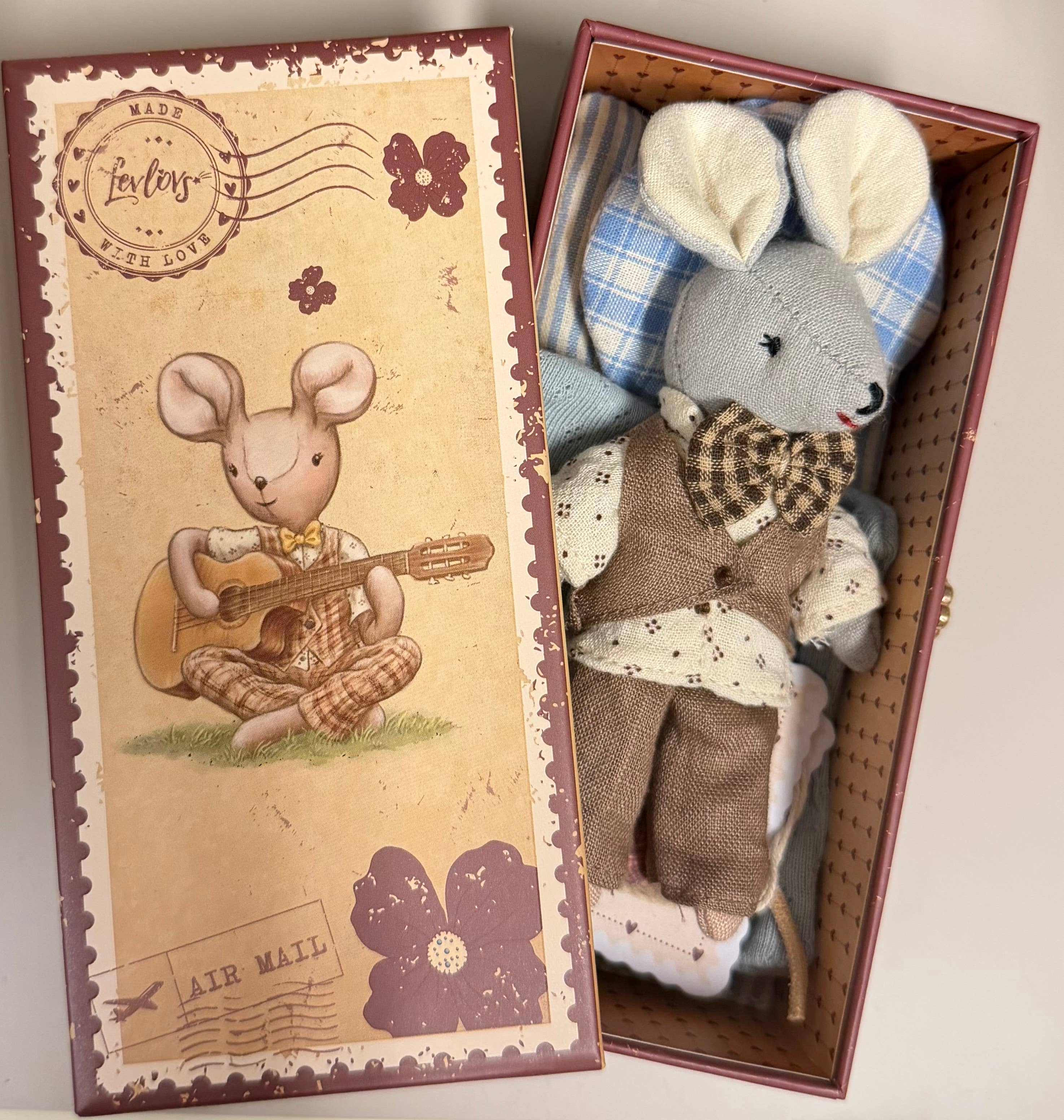 Levlovs Mouse Liam in Stamp Holder Box with Bedding
