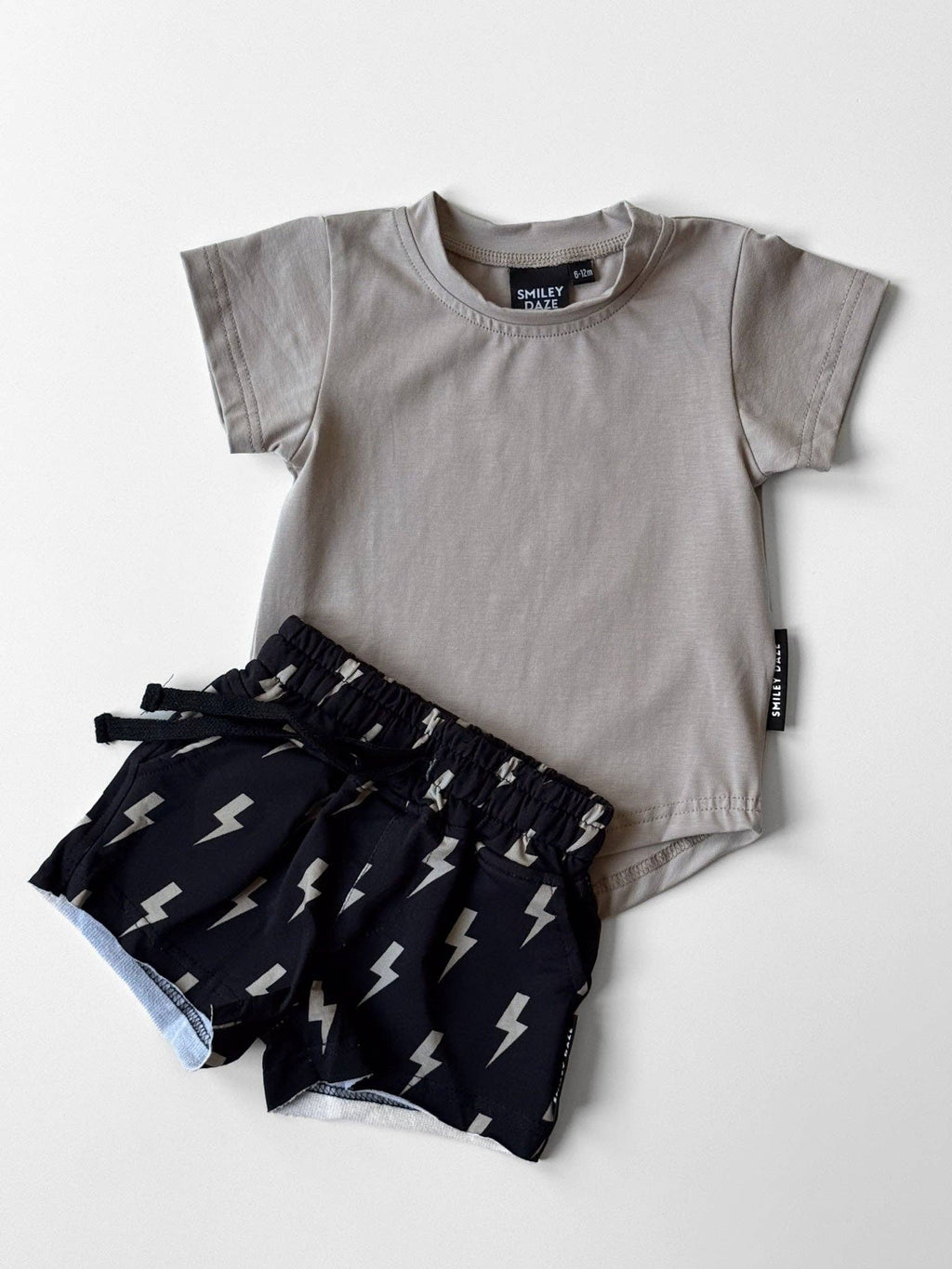 CLAY BOLT • SHORTS