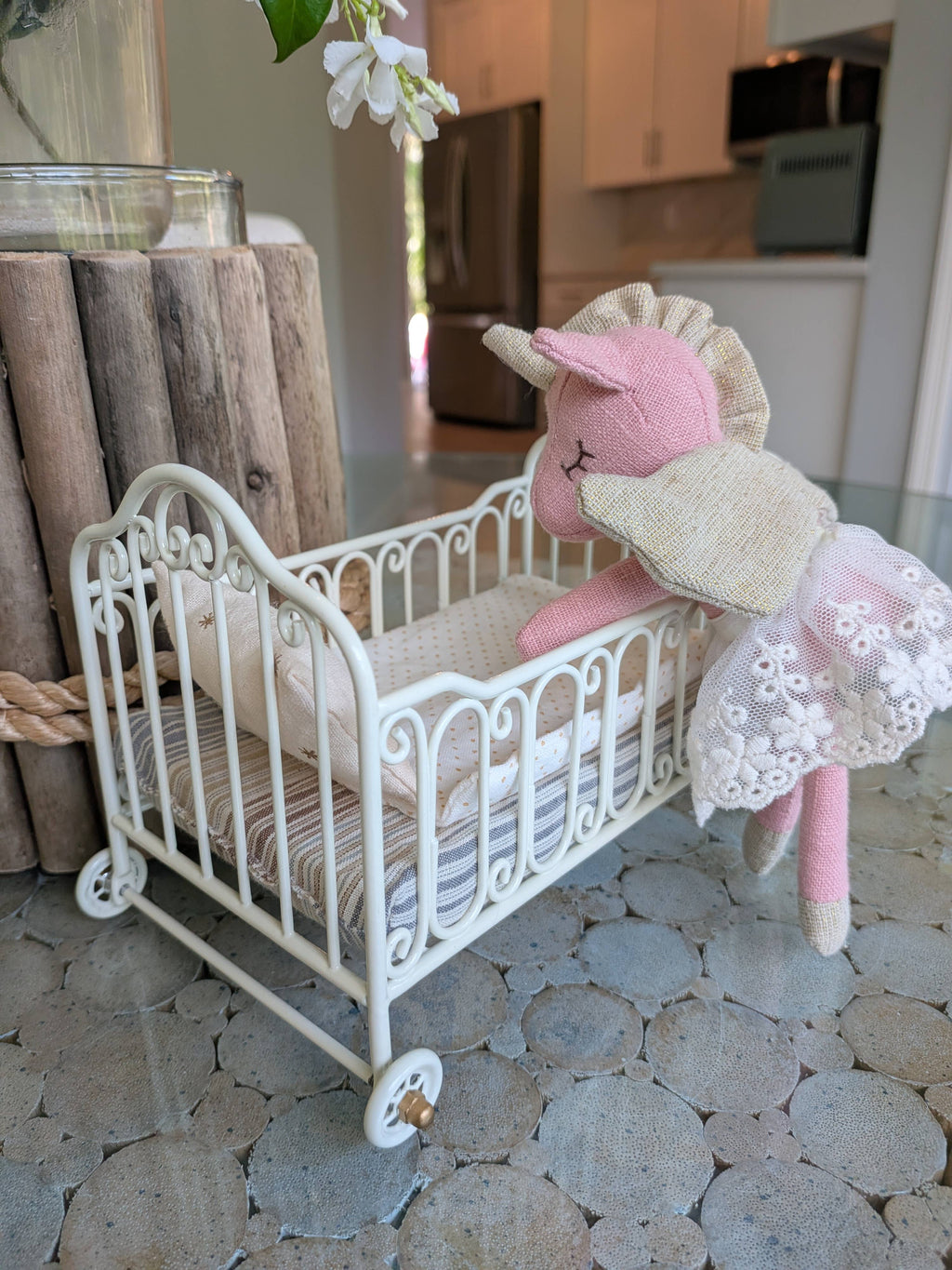 Levlovs Miniature Bed