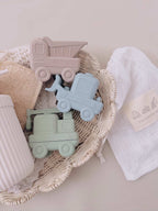 Ali+Oli Squirt Water Bath Toy Set (Construction) Mold Free