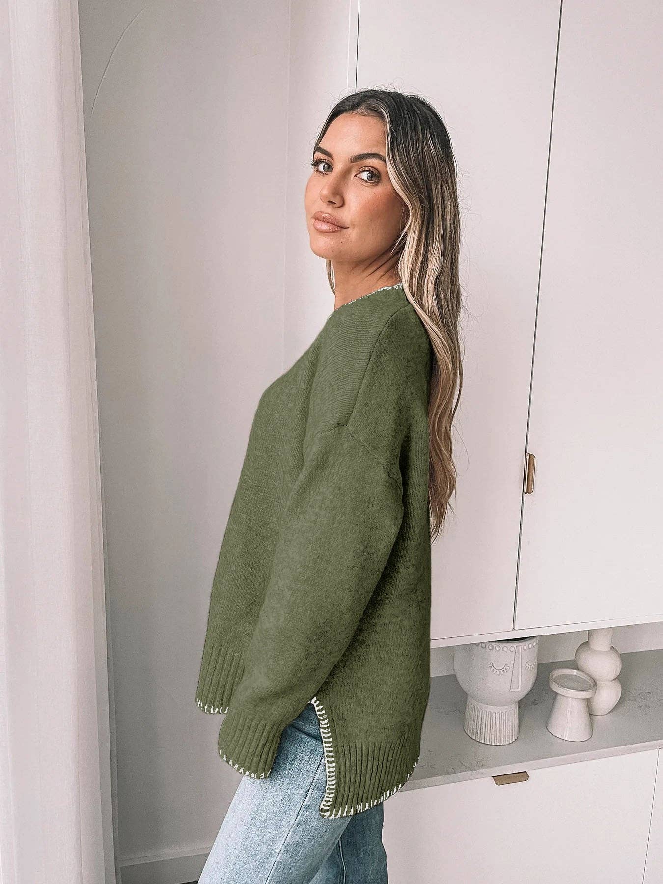 Knit Sweater with Contrast Trim – Casual & Cozy